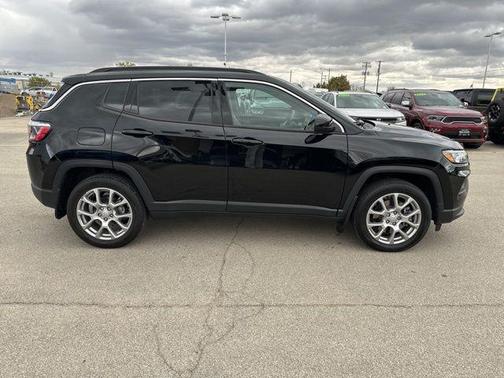 2024 Jeep Compass Latitude Lux