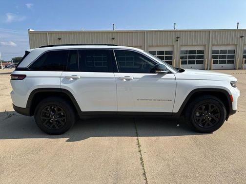 2023 Jeep Grand Cherokee Limited X