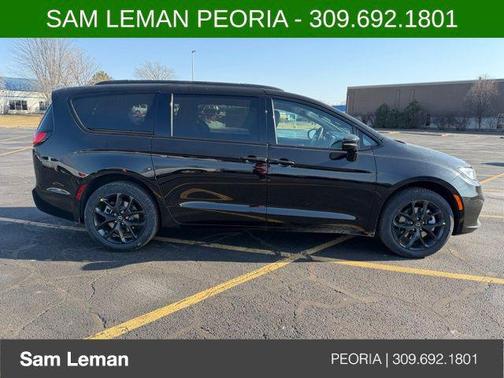 2026 Chrysler Pacifica L