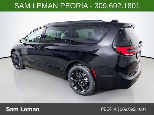 2026 Chrysler Pacifica L