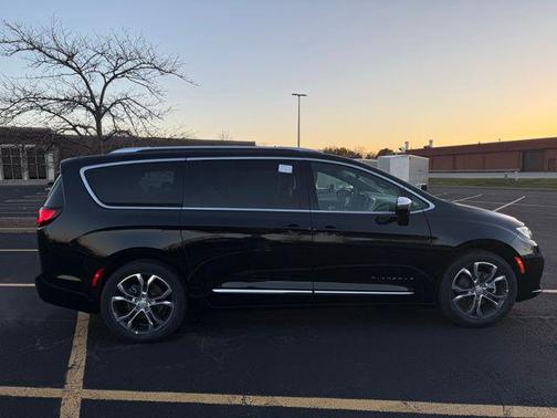 2026 Chrysler Pacifica L