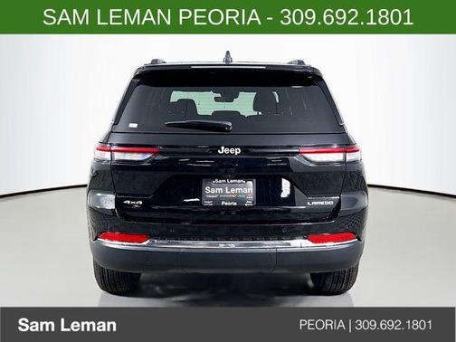 Diamond Black Crystal Pearlcoat 2026 Jeep Grand Cherokee Altitude