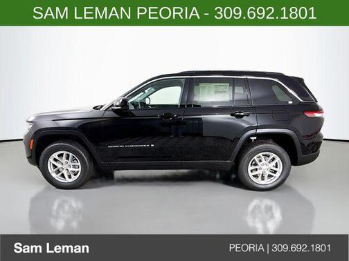 Diamond Black Crystal Pearlcoat 2026 Jeep Grand Cherokee Altitude