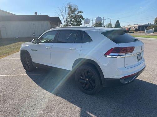 2023 Volkswagen Atlas Cross Sport 2.0T SE w/Technology 4MOTION