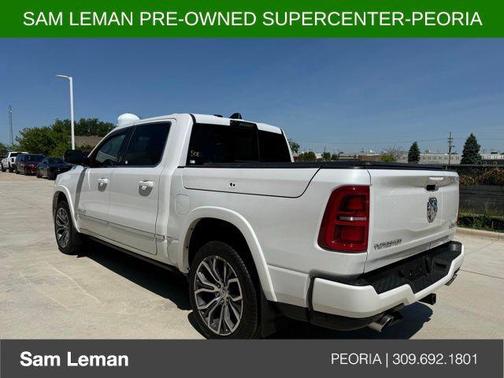 Ivory White Tri-Coat Pearlcoat 2025 RAM 1500 ST