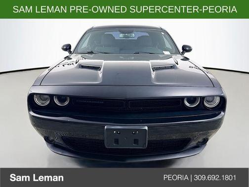 Pitch Black Clearcoat 2018 Dodge Challenger SXT