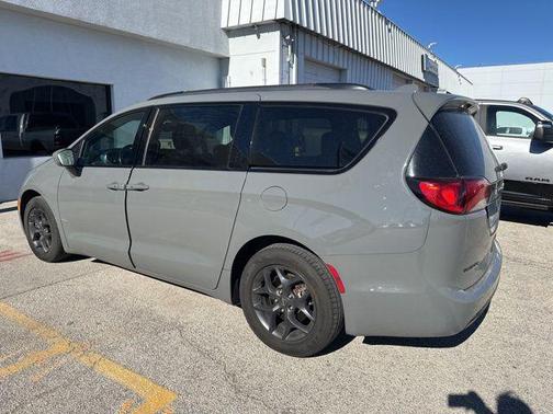 2020 Chrysler Pacifica Touring-L Plus