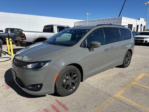 2020 Chrysler Pacifica Touring-L Plus