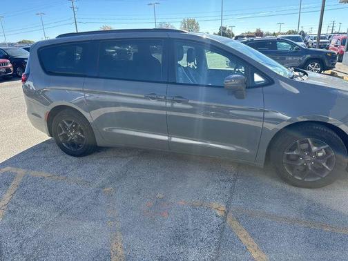 2020 Chrysler Pacifica Touring-L Plus