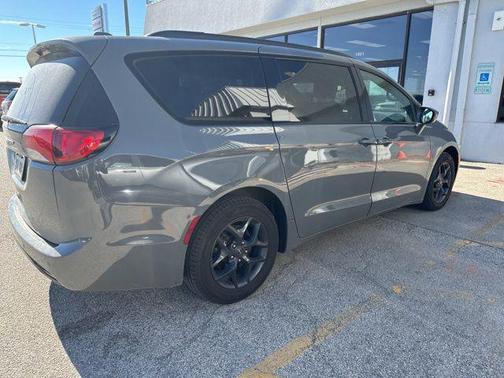 2020 Chrysler Pacifica Touring-L Plus