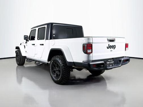 2022 Jeep Gladiator Willys