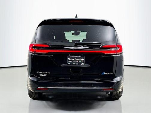 2025 Chrysler Pacifica Hybrid Select