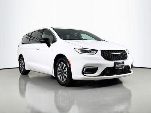 2025 Chrysler Pacifica Hybrid Select
