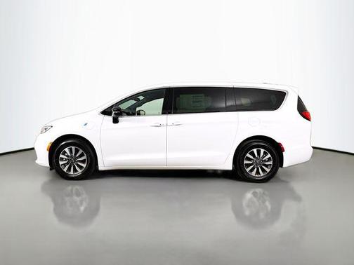 2025 Chrysler Pacifica Hybrid Select
