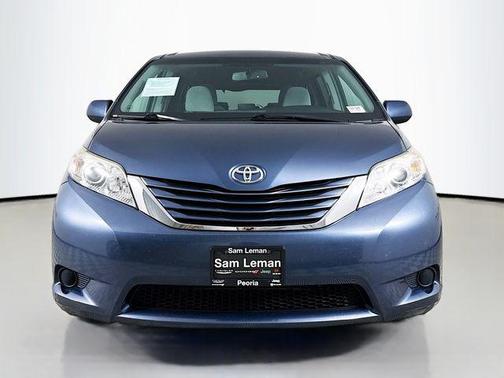 2017 Toyota Sienna LE