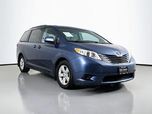2017 Toyota Sienna LE