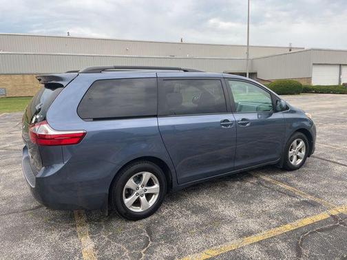 2017 Toyota Sienna SE