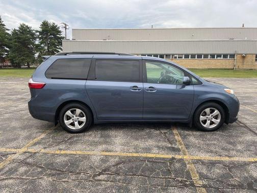 2017 Toyota Sienna SE