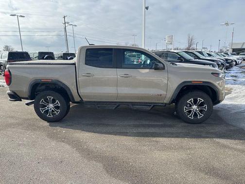 2024 GMC Canyon AT4
