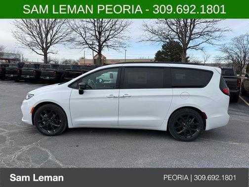 2026 Chrysler Pacifica L