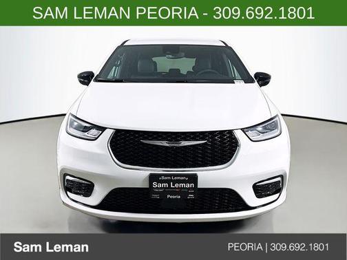 2025 Chrysler Pacifica L