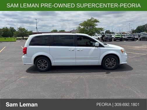 White Knuckle Clearcoat 2017 Dodge Grand Caravan SXT