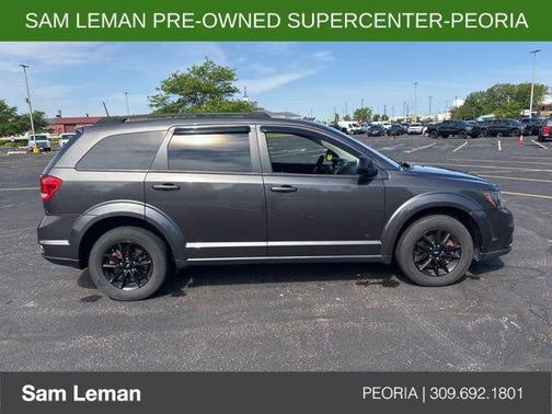 Granite Pearlcoat 2019 Dodge Journey SE