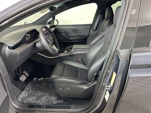 2023 Tesla Model X Standard Range
