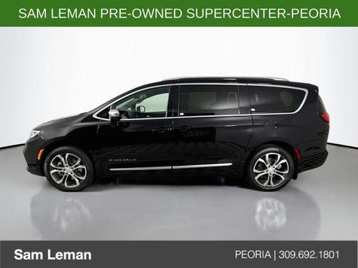 Diamond Black Crystal Pearlcoat 2026 Chrysler Pacifica L