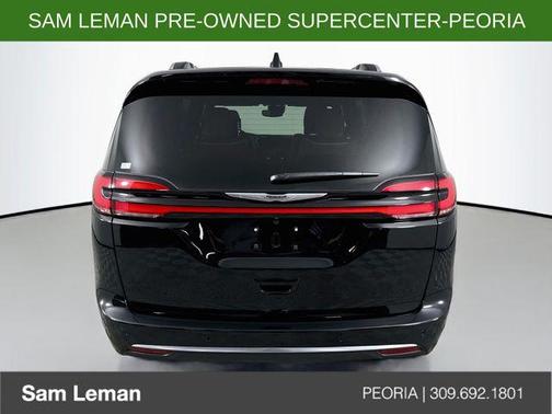 Diamond Black Crystal Pearlcoat 2026 Chrysler Pacifica L