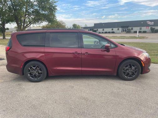 2019 Chrysler Pacifica Touring-L Plus