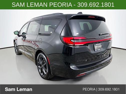 2026 Chrysler Pacifica L