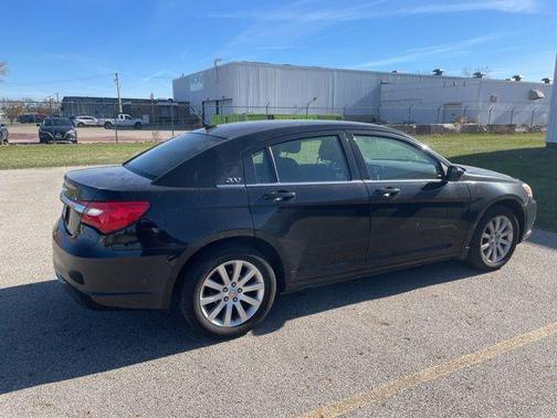 2013 Chrysler 200 Touring