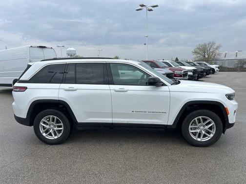 2024 Jeep Grand Cherokee Laredo