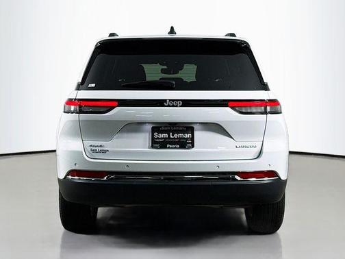 2024 Jeep Grand Cherokee Laredo