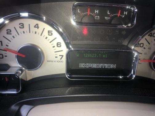 White Platinum Clearcoat Metallic 2012 Ford Expedition Limited