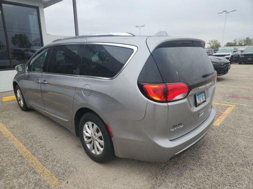 2018 Chrysler Pacifica Touring-L