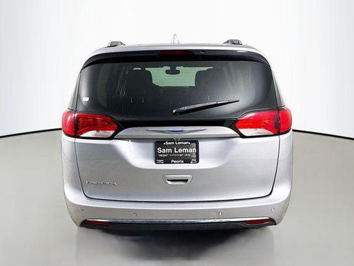 2018 Chrysler Pacifica Touring-L