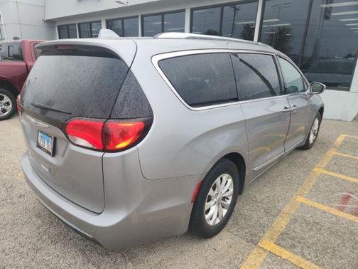 2018 Chrysler Pacifica Touring-L