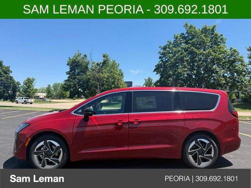 Red Hot Pearlcoat 2027 Chrysler Pacifica Limited