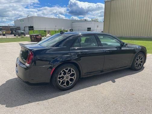 2018 Chrysler 300 S