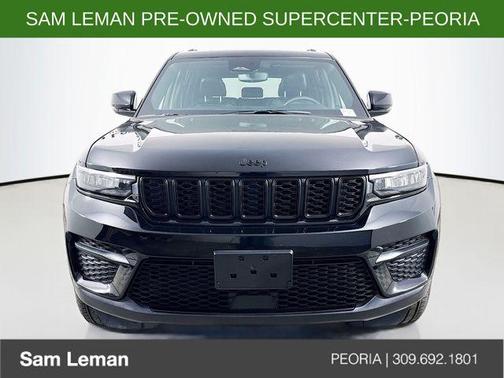 Diamond Black Crystal Pearlcoat 2023 Jeep Grand Cherokee Altitude