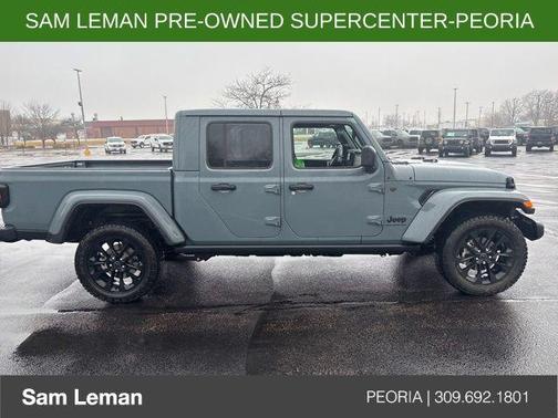 2025 Jeep Gladiator Nighthawk