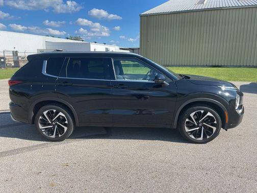 2022 Mitsubishi Outlander SEL