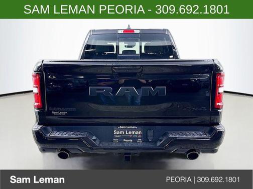 Diamond Black Crystal Pearlcoat 2026 RAM 1500 Laramie