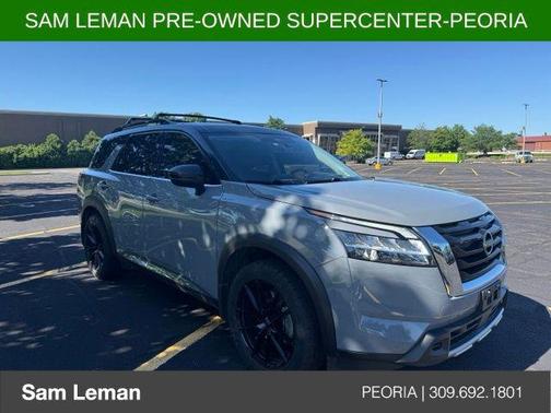Solid Gray/Super Black 2024 Nissan Pathfinder Platinum 4WD