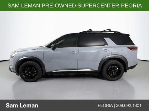 Solid Gray/Super Black 2024 Nissan Pathfinder Platinum 4WD