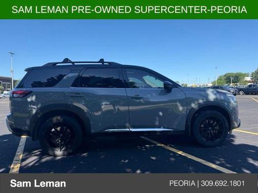Solid Gray/Super Black 2024 Nissan Pathfinder Platinum 4WD