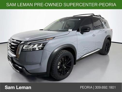 Solid Gray/Super Black 2024 Nissan Pathfinder Platinum 4WD