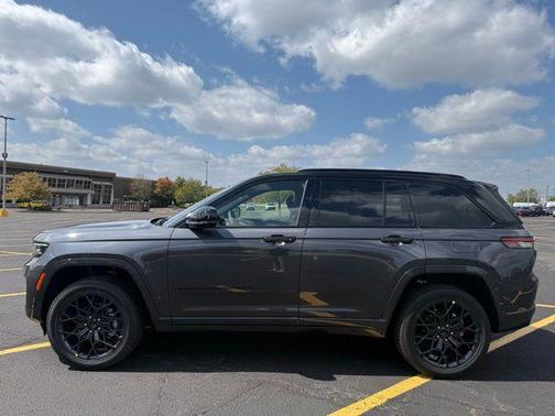 2025 Jeep Grand Cherokee Summit